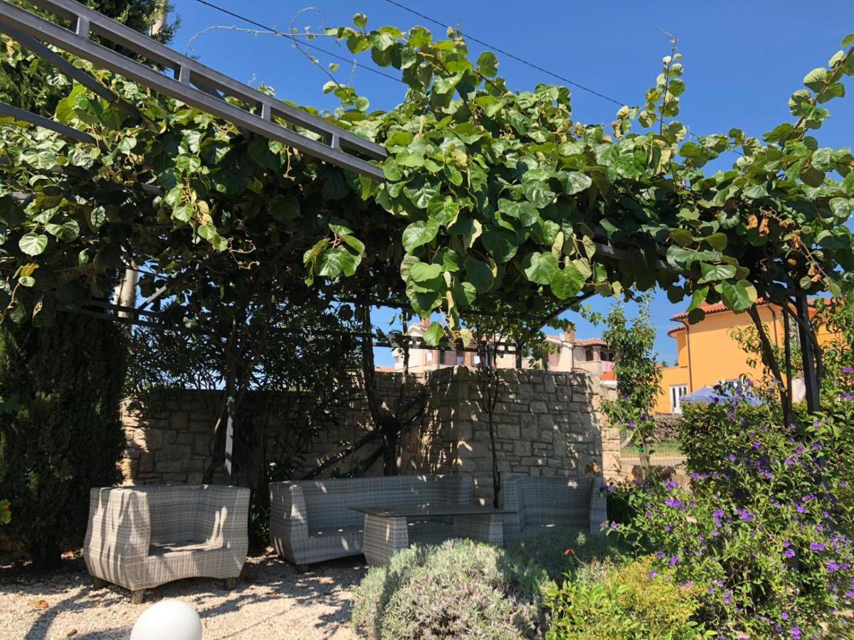 Casa Stefanie Vila Kaštelir Exterior foto